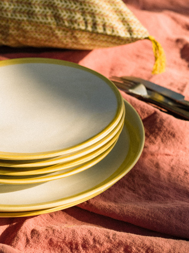 Lot de 4 assiettes en faïence émaillée