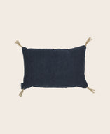 Coussins en lin lavé remplis de balles d'épeautre avec pompons