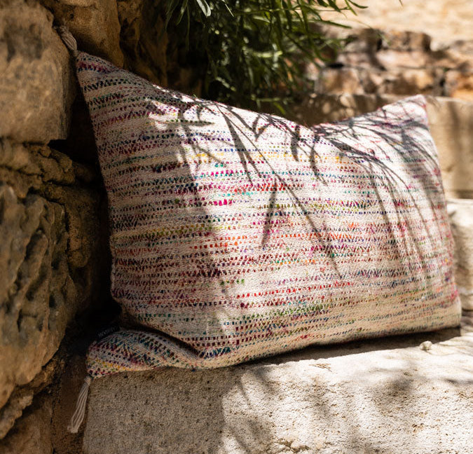 Housse de coussin Confetti colorée en coton et en soie