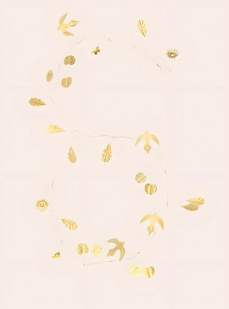 Guirlande décorative délicate en laiton doré aux motifs végétaux