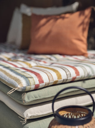 Matelas du divan princesse déperlant. 