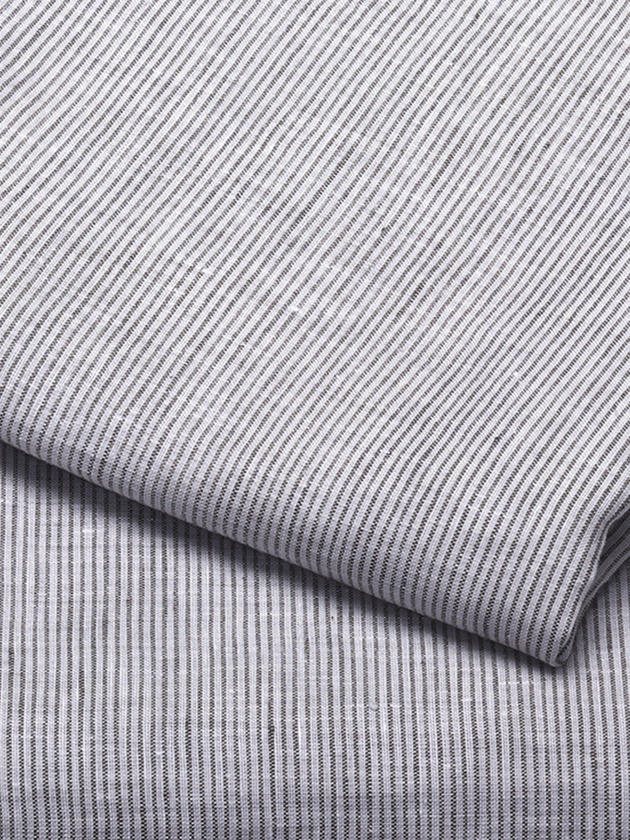 Détail des motifs du set de 2 taies d'oreiller en lin Fil à fil