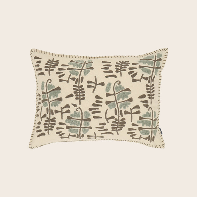 Vadhi outdoor cushion