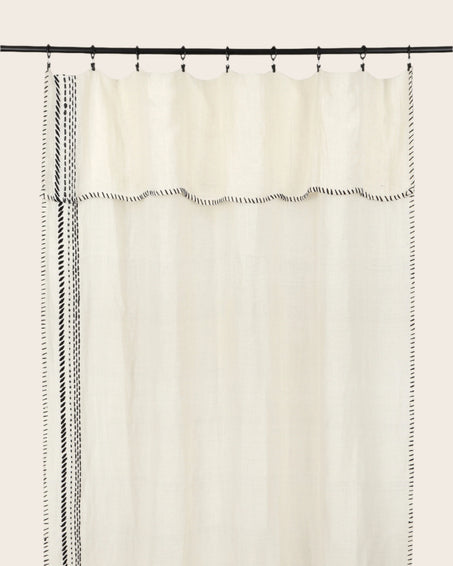 Rideau Segaya en coton brodé à la main, bambou et lin de 140x300 cm