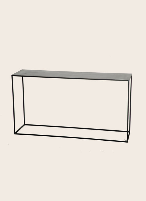 Console en acier brut noir pour votre salon