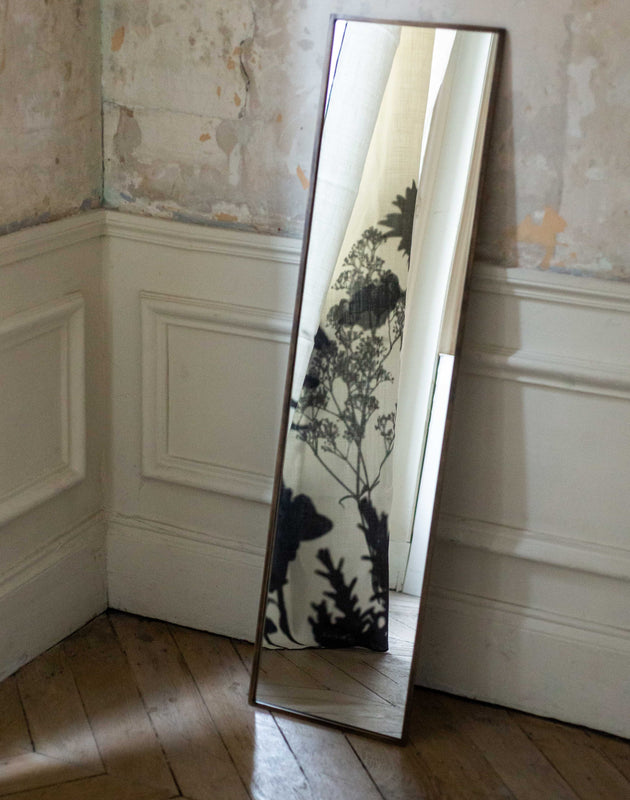 Reflet du rideau Feuillages dans un miroir