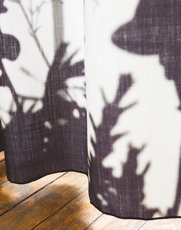 Détails des motifs du rideau Feuillages noir et blanc